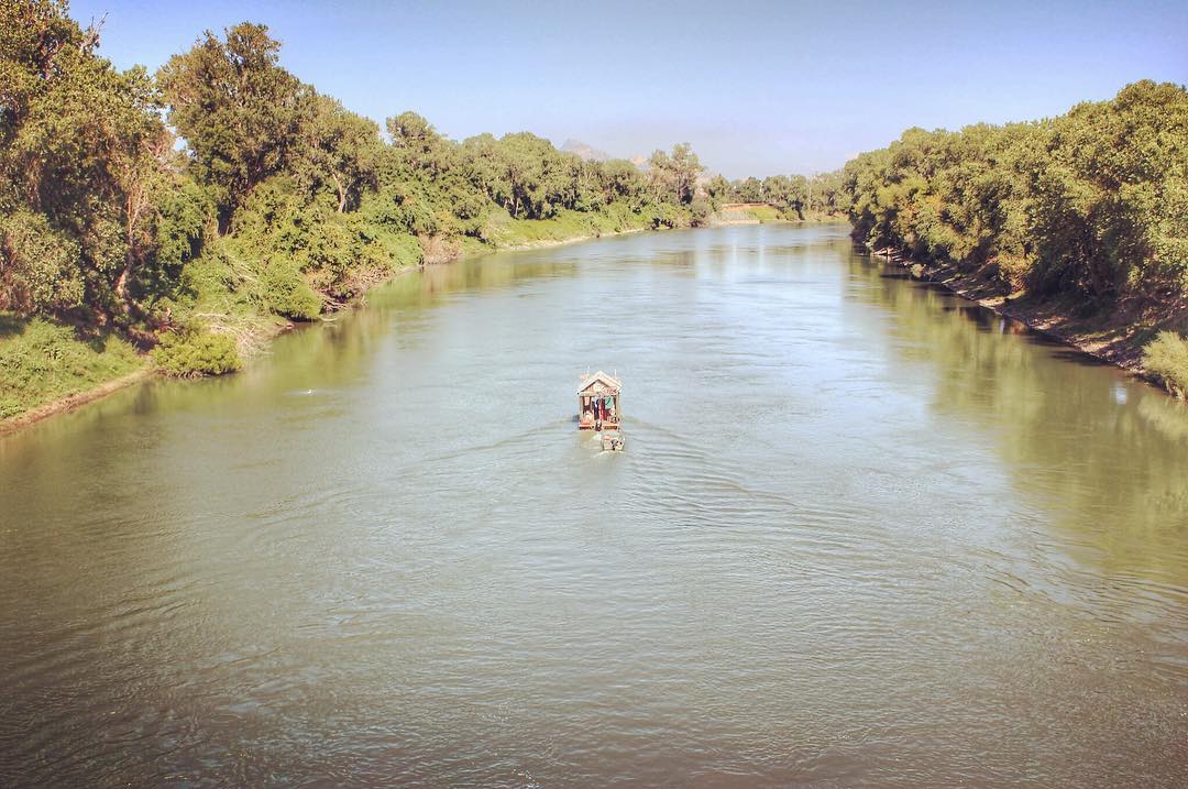 American river. Wake people River spot. American Rivers names:White River..